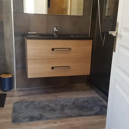 Apartment Entier: Appartement. *